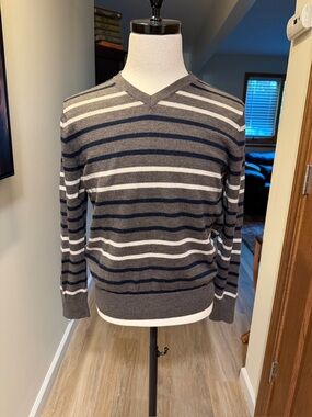Banana Republic 100% Merino Wool V-Neck Sweater Gray Stripe Men’s M